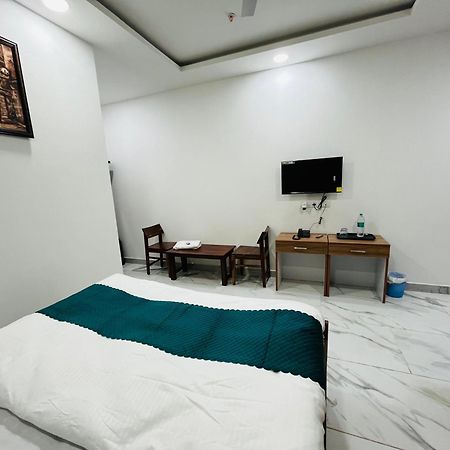 Townhouse Happy Habitat Guest House Greater Noida Eksteriør bilde