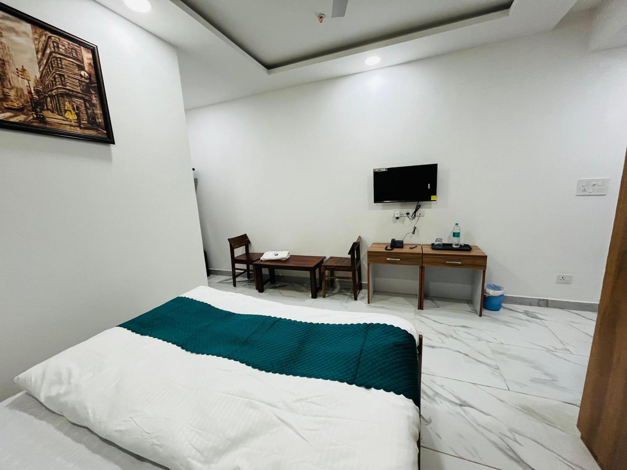 Townhouse Happy Habitat Guest House Greater Noida Eksteriør bilde